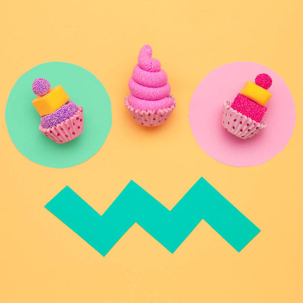 Mini Cakes. Sweet mood. Minimal Candy Concept. Pastel colours  d - Foto, Imagen