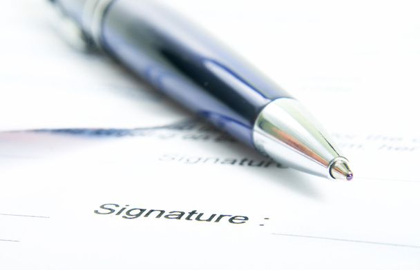 ondertekening van een contract. - Foto, afbeelding