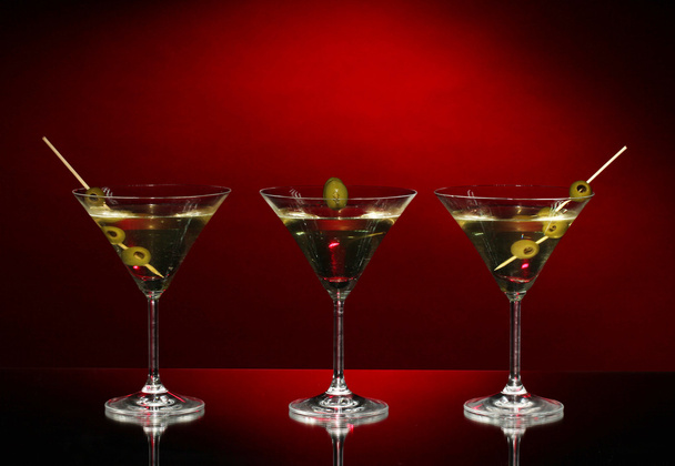 Martini glasses on dark background - Foto, Imagen