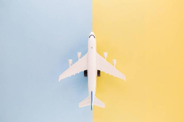 Model aircraft plane high angle view minimal concept - Foto, afbeelding
