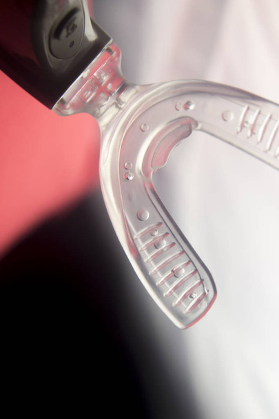 Прискорювач кронштейна зубного інопланетянина
 - Фото, зображення