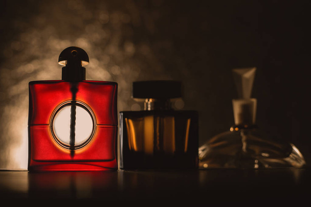 tři lahvičky parfému - Fotografie, Obrázek