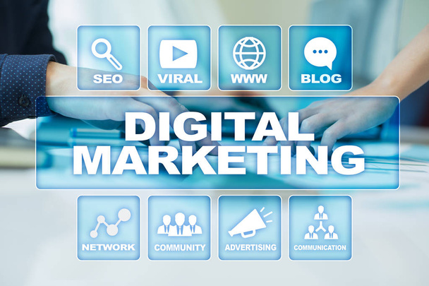 Digitális marketing technológia koncepció. Internet. Online. Search Engine Optimization. SEO. SMM. reklám. - Fotó, kép