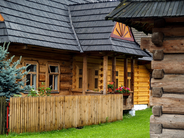 tradiční polské dřevěné chýše z zakopane, Polsko - Fotografie, Obrázek