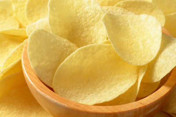 Соленые картофельные чипсы
 - Фото, изображение