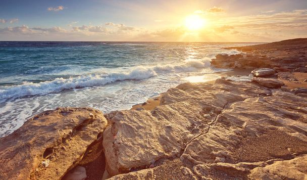 La magia di un bellissimo tramonto. Cipro è un paese insulare in
 - Foto, immagini