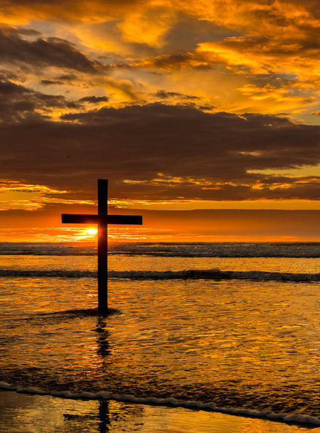 Το μαύρο σταυρό Sunset Beach - Φωτογραφία, εικόνα