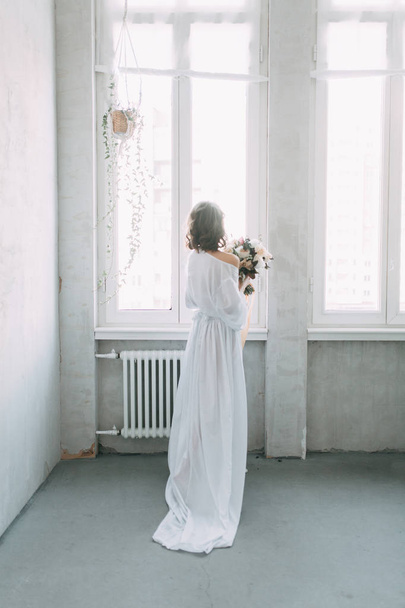 Easy spring morning of the bride in the Scandinavian style in the Studio with stylish decor and European-style needles - Foto, Imagem