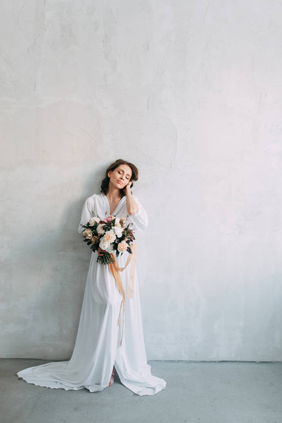 Easy spring morning of the bride in the Scandinavian style in the Studio with stylish decor and European-style needles - Fotoğraf, Görsel