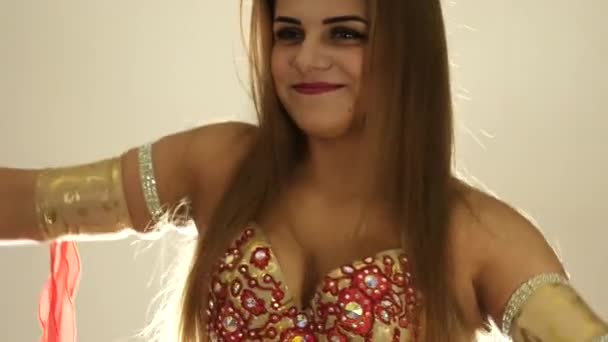 beautiful woman in oriental bra is dancing belly dance. Arabic oriental dance. 4K - Πλάνα, βίντεο
