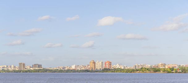 Cityview з озером Гуїба, Порто-Алегрі - Фото, зображення