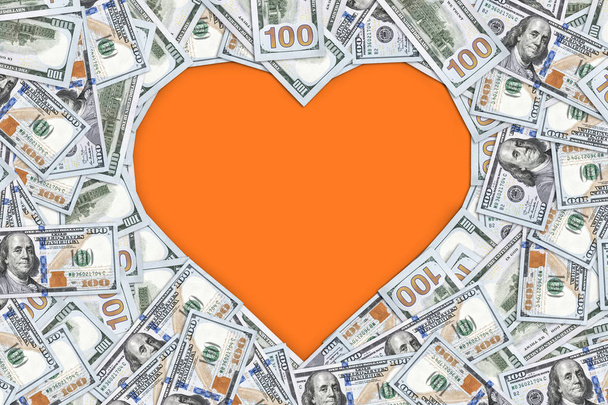 Szív alakú jel a 100 dolláros bankjegy. Valentin koncepció háttér - Fotó, kép