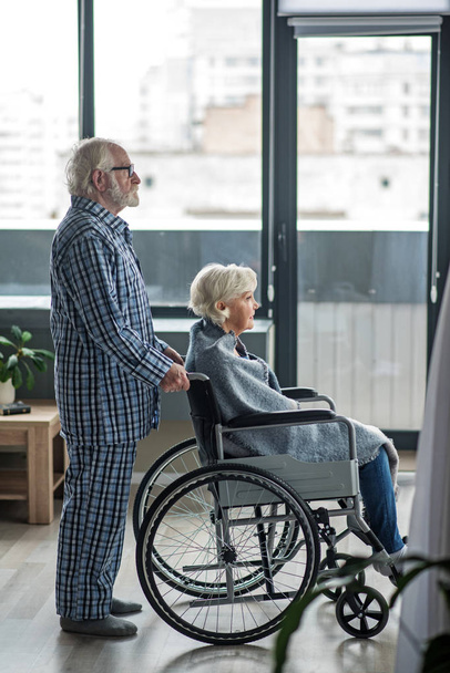 Serene pensioners experiencing problems together - Fotoğraf, Görsel