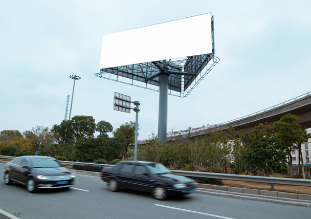 snelwegen en billboards - Foto, afbeelding