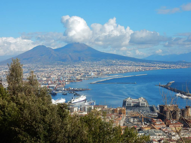 View of Vesuvius and the Gulf of Naples seen from the gardens of the Certosa di San Martino - Photo, Image