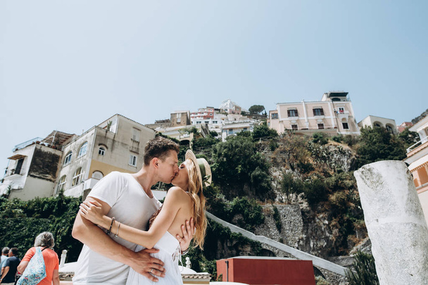 Spouses are resting on the sea in Italy, Positano. Honeymoon. Love story - Foto, afbeelding