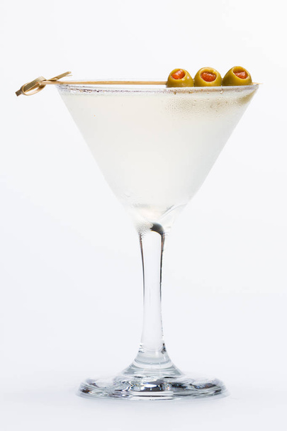 Classic martini with olives  - Fotoğraf, Görsel
