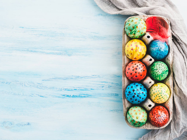 Easter eggs painted with bright colors - Foto, Bild