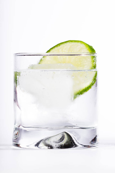 vodka soda with a lime - Fotó, kép