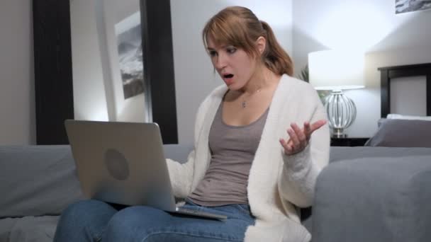 Woman Sad for Failure, Working on Laptop - Video, Çekim