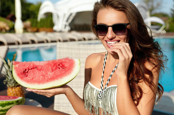 Summer Fun. Fashion Woman With Watermelon Near Pool - 写真・画像