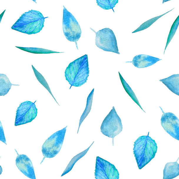 nahtloses Muster mit aquarellblauen Blättern auf weißem Hintergrund - Foto, Bild