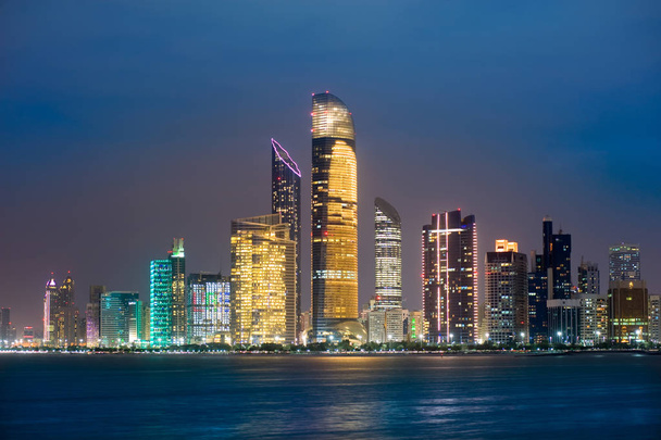 Skyline-Abu Dhabi - Fotó, kép