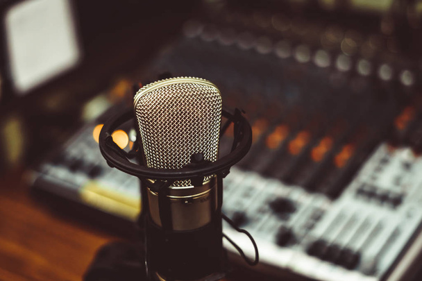 microphone and mixing console - 写真・画像
