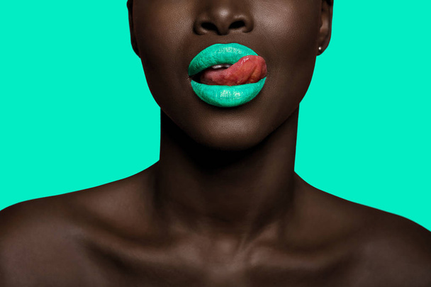 afro black woman with green lipstick and background - Φωτογραφία, εικόνα