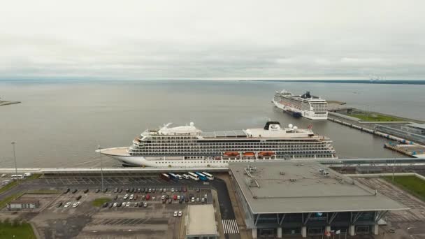 Ocean liner in seaport. - Footage, Video