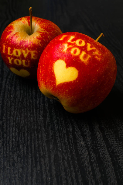 甘いリンゴ writining 私はあなたを愛してください。 - 写真・画像