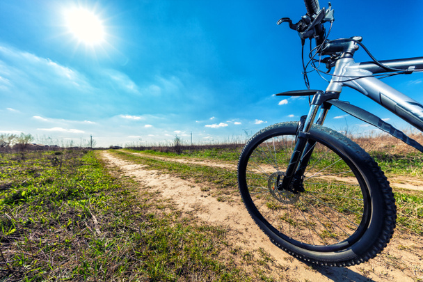 hızlı bisiklet üzerinde azalan - Fotoğraf, Görsel
