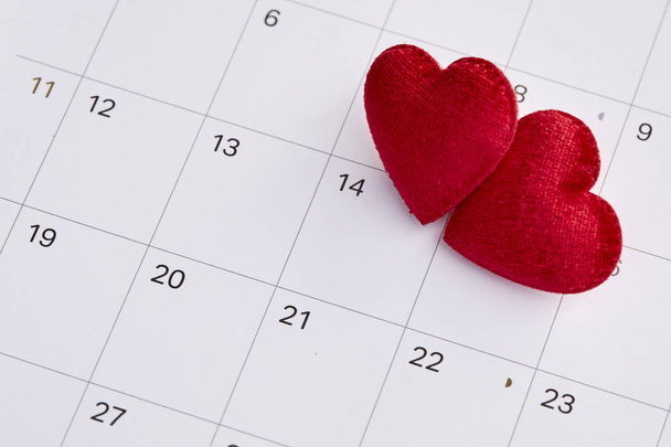 Valentin nap február 14-én jelölt a szív a naptár - Fotó, kép