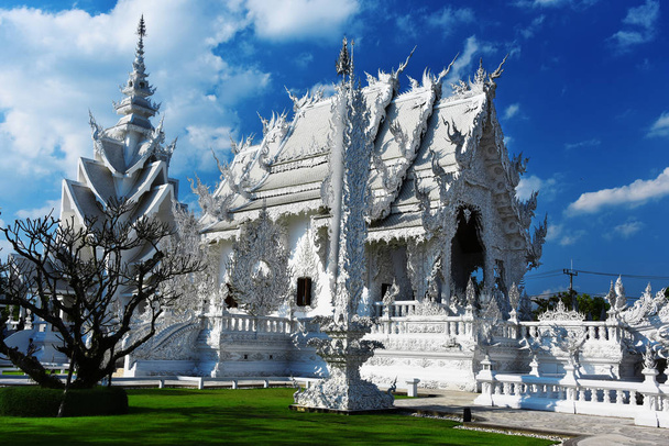 Wat Rong Khun nebo bílý chrám v Chiang Rai, Thajsko - Fotografie, Obrázek
