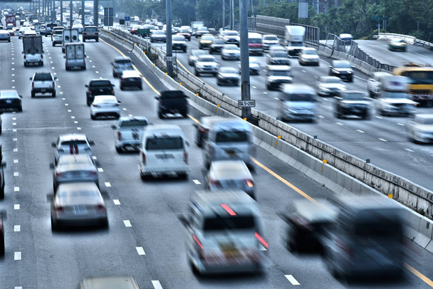 ラッシュ時のバンコクの制御アクセス高速道路 - 写真・画像