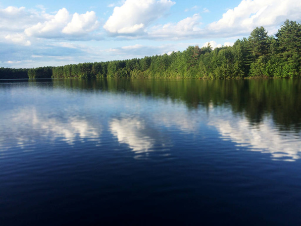 Velké modré odlehlé jezero  - Fotografie, Obrázek