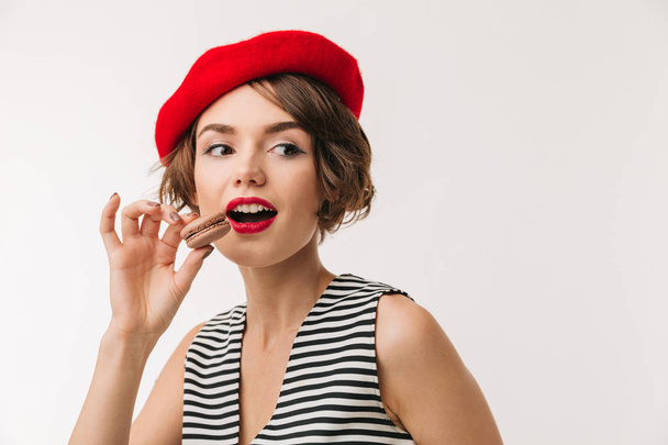 Portrait of a pretty woman wearing red beret - Fotoğraf, Görsel