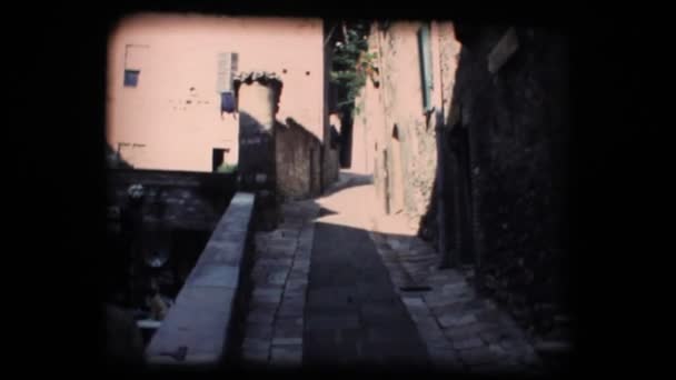 Vintage 8 mm. assisi içinde küçük sokak - Video, Çekim