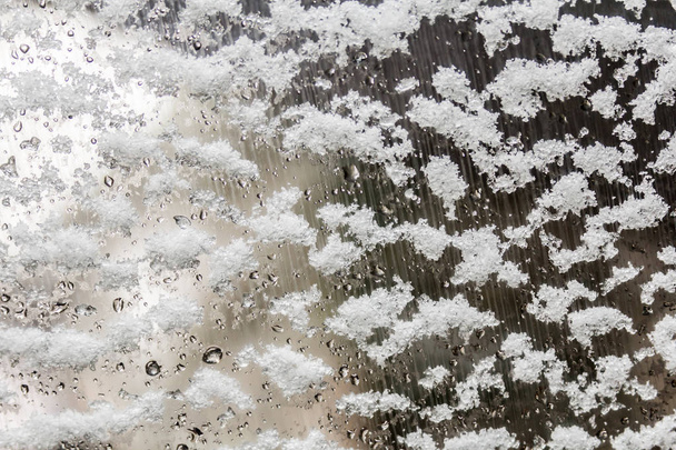 Nieve sobre vidrio, textura natural
 - Foto, imagen