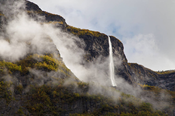 kjelfossen-Wasserfall - Foto, Bild