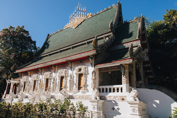 gyönyörű hagyományos ősi építészet, Chiang Mai, Thaiföld  - Fotó, kép