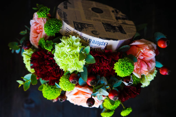 Цветочный ящик с розами
 - Фото, изображение