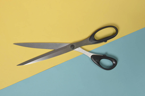 Flat lay of scissors on two tone background, Sewing and needlewo - Zdjęcie, obraz