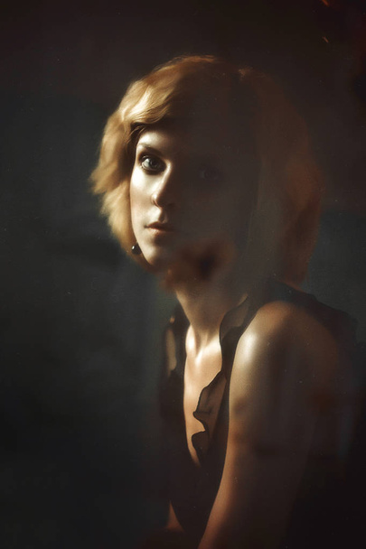 dívka ve stínu smutný - Fotografie, Obrázek