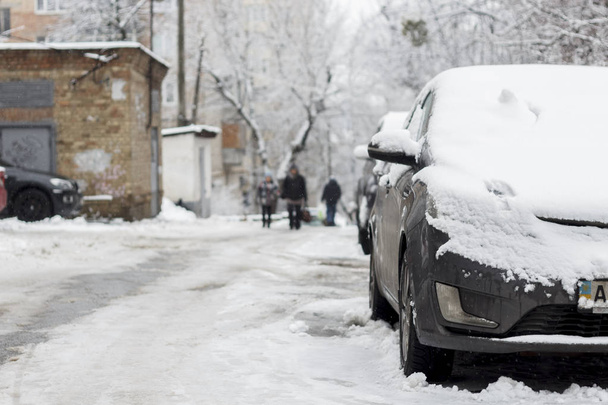 Автомобілі, покриті снігом під час снігу Blizzard - Фото, зображення