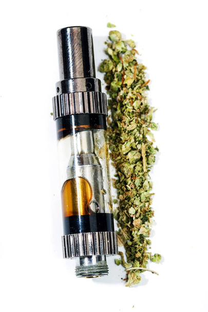 Vape στυλό, λάδι Vaping μαριχουάνα, κάνναβης ψεκαστήρα  - Φωτογραφία, εικόνα