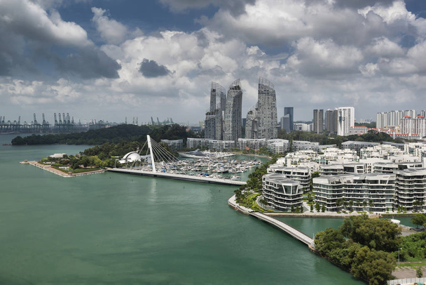 Vista aérea del lujoso club náutico en Keppel Bay, Singapur
 - Foto, Imagen