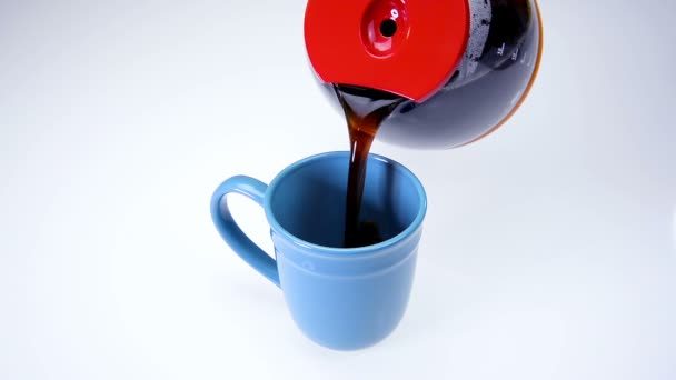 コーヒーの新鮮なカップを注ぐ - 映像、動画