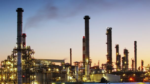 Нафтопереробний завод нафтохімічна промисловість
 - Фото, зображення