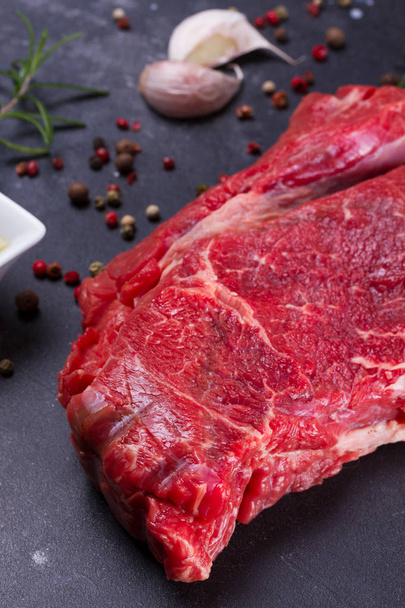 Raw beef steak - Foto, immagini